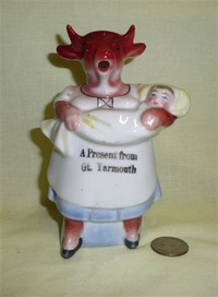Nursemaid Gt Yarmouth souvenir cow creamer