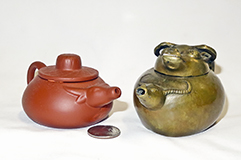 2 small Chinese teapots