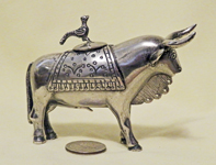 Peruvian bull silver creamer side