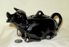 Thames of Japan black cow teapot 