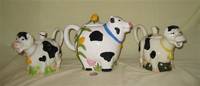 3 teapots
