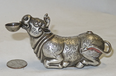 Silver Chinese suiteki of kneeling bull