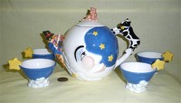 Dept 56 cow overv the moon teapot set, front